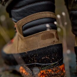 H&auml;rkila Herren Schuh Saxn&auml;s GTX Orange Mid Brown//orange 41