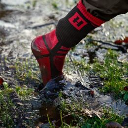 H&auml;rkila Socken Waterproof Red/Black &ndash; 2 Paar