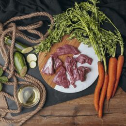 Liebesgut Hundenassfutter Pferd mit Bio-Zucchini und Bio-Karotte 6x400g