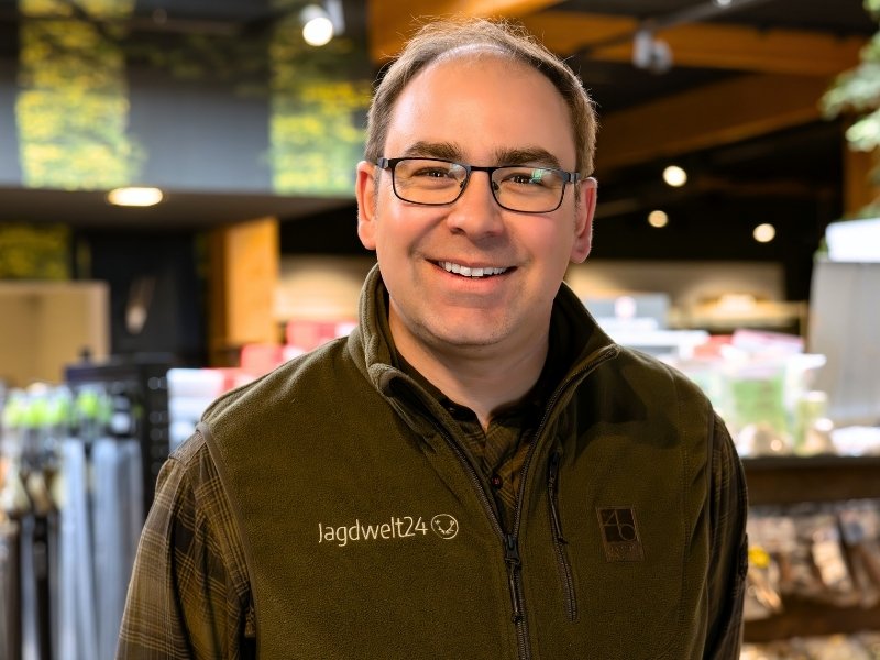 Simon Koopmann, Filialleiter im Jagdwelt24 Store Fürstenau und Ansprechpartner für Jungjäger
