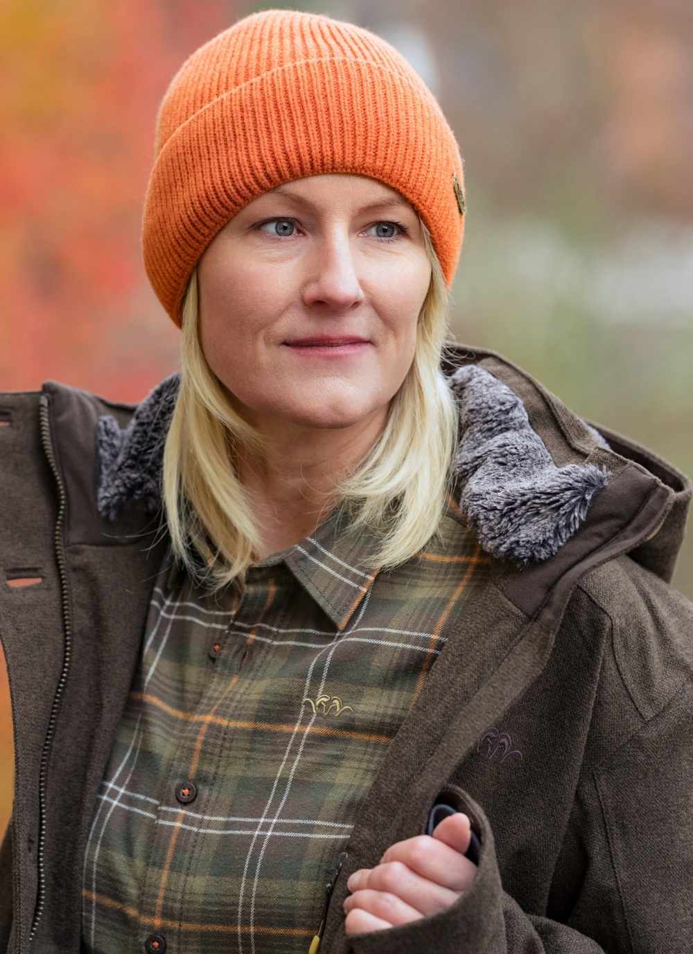 Frau in Blaser Damen Jacke