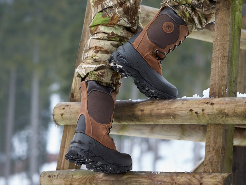 Winterstiefel für die Jagd bei Schnee und Kälte